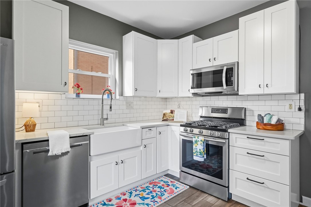 826 E Hutchinson Ave