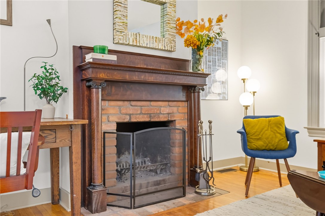 826 E Hutchinson Ave