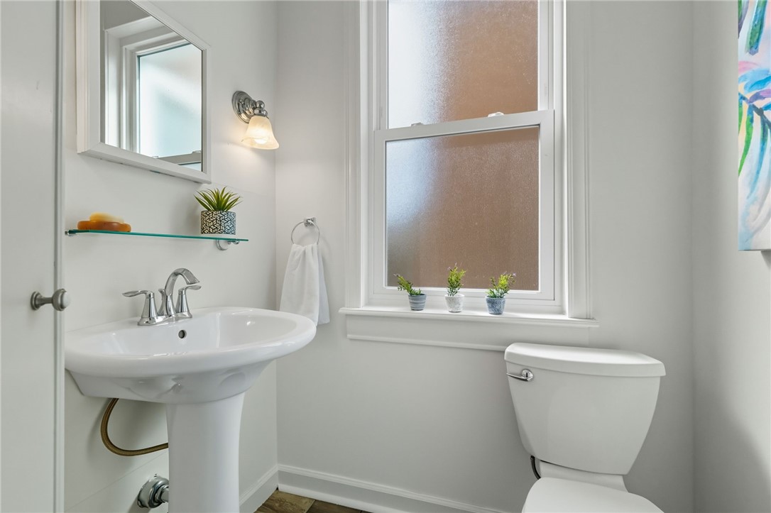 826 E Hutchinson Ave