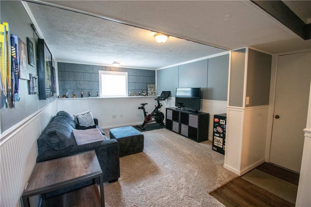 222 Carters Grove Dr