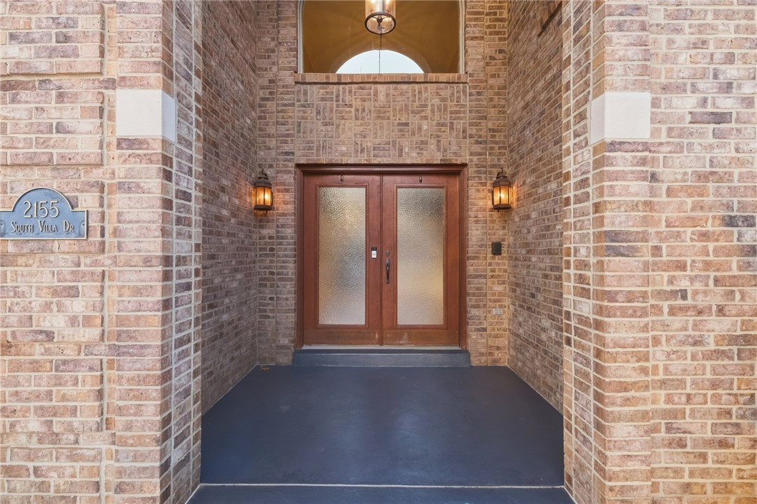 2155 S Villa Dr