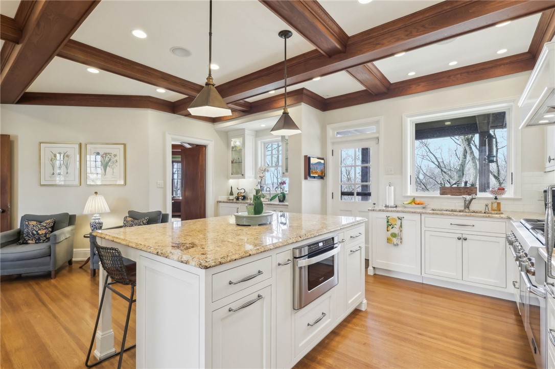 918 W Waldheim Rd