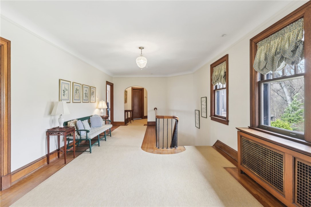 918 W Waldheim Rd