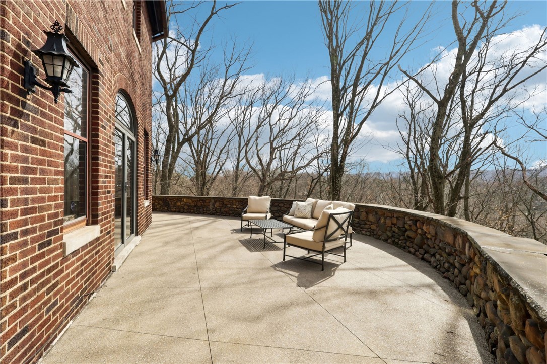 918 W Waldheim Rd