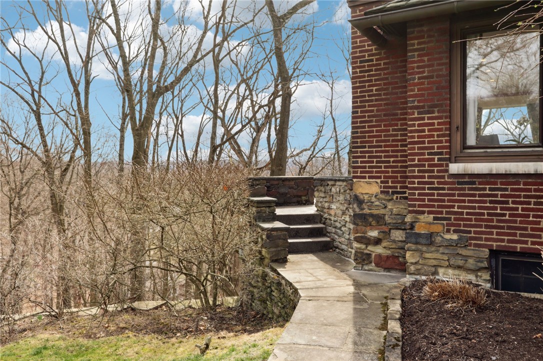918 W Waldheim Rd