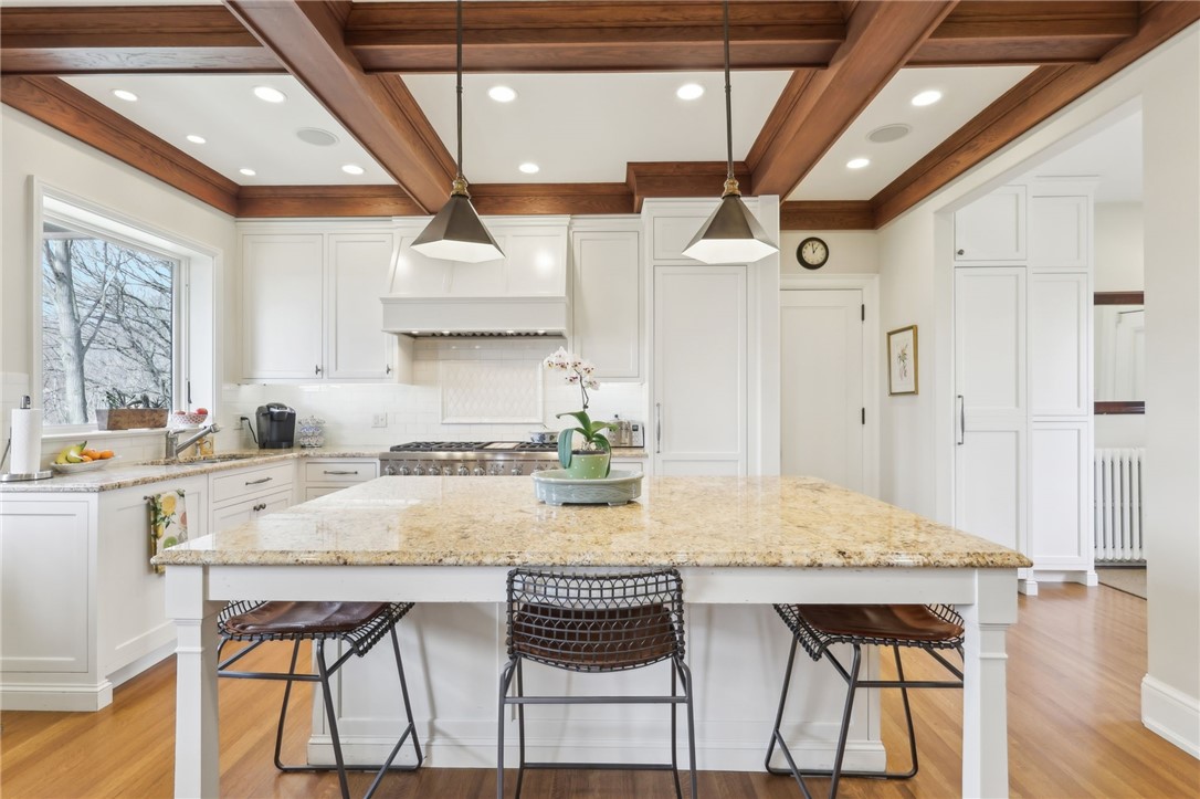 918 W Waldheim Rd