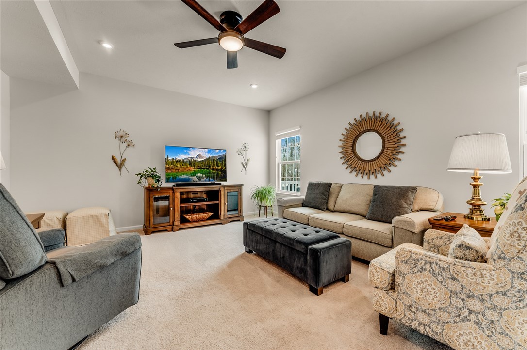 1017 Blackhawk Dr