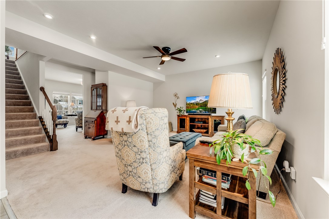 1017 Blackhawk Dr