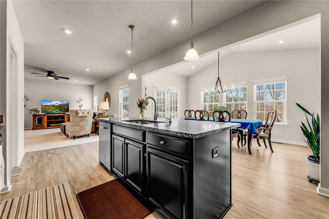 1017 Blackhawk Dr