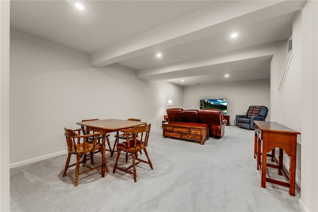 1017 Blackhawk Dr