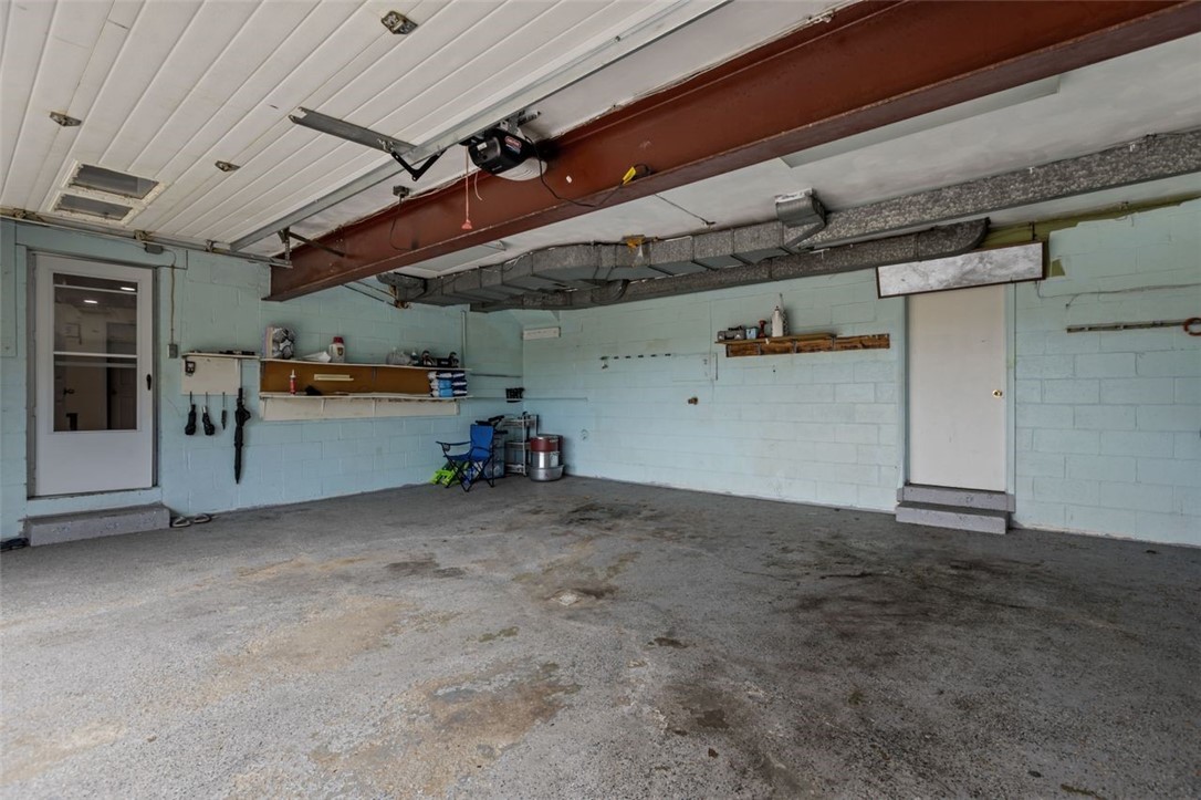 1105 Greentree Rd