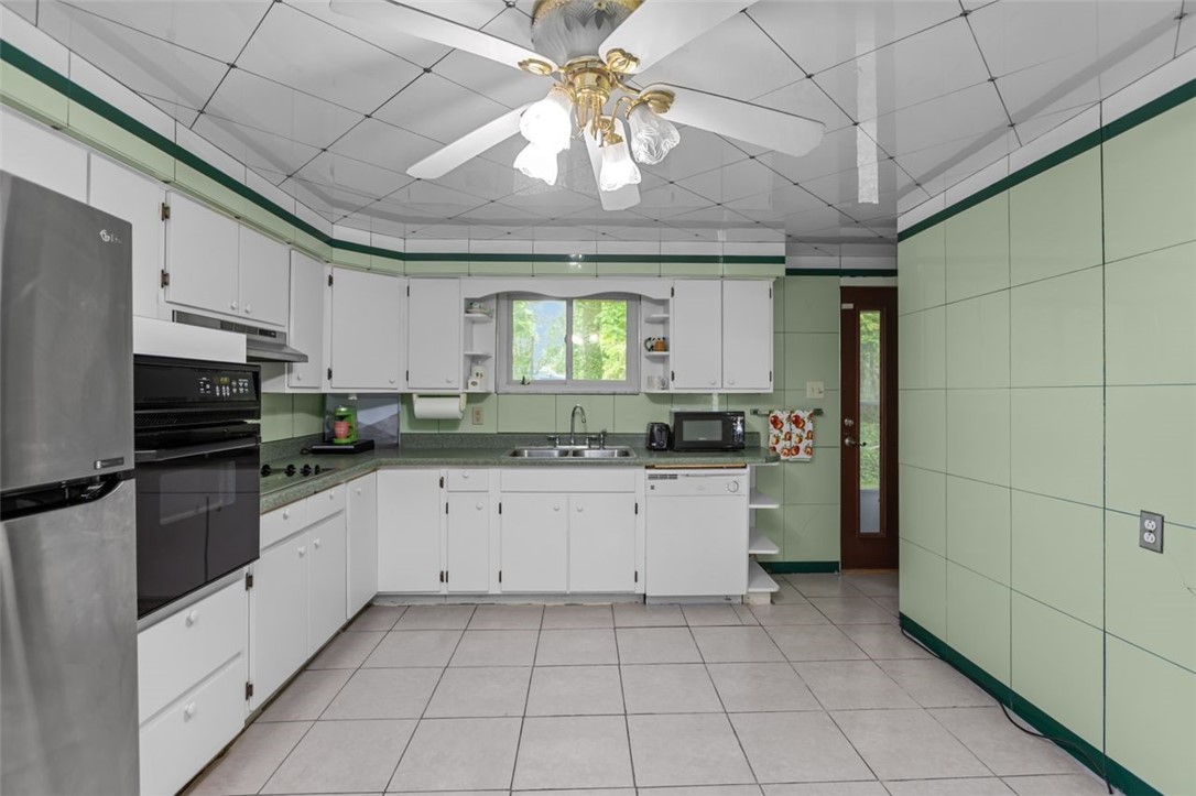 1105 Greentree Rd