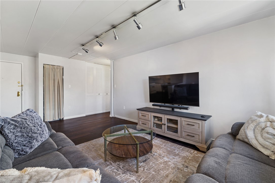 5 Bayard Rd 706