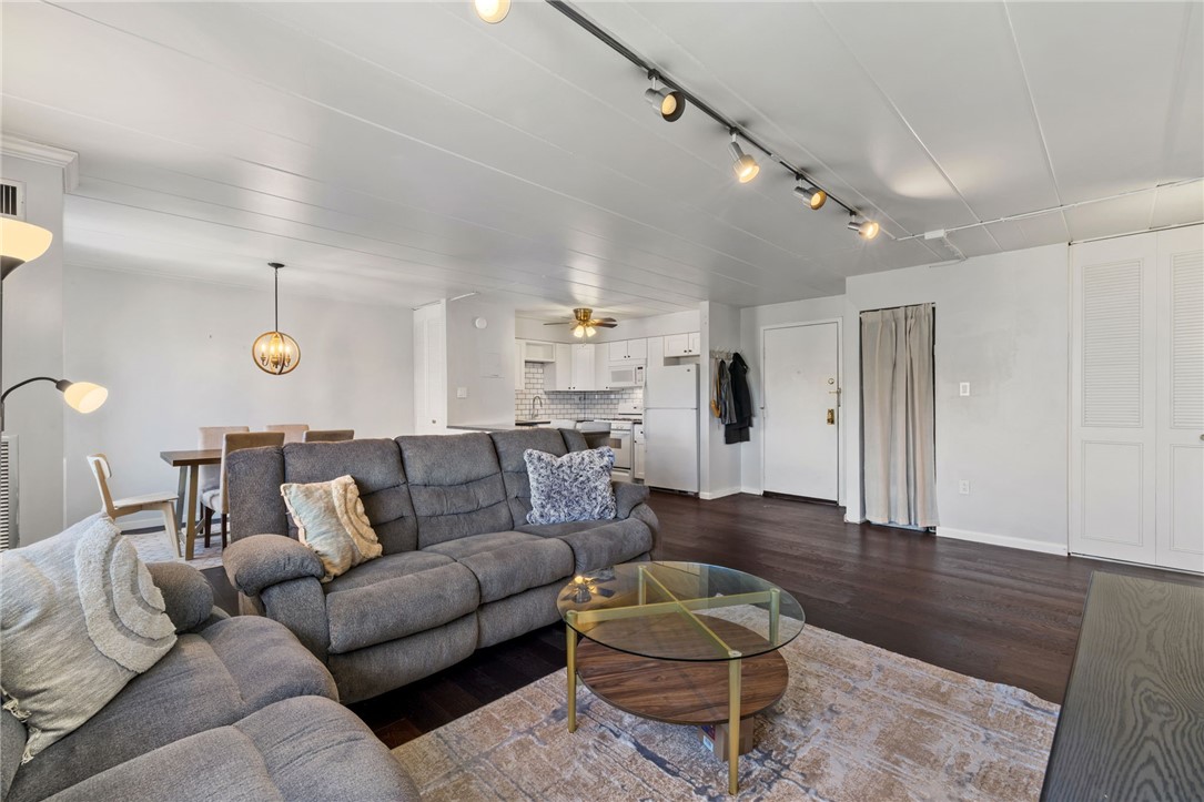 5 Bayard Rd 706