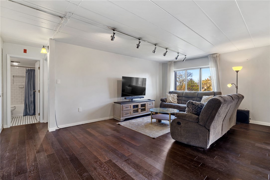 5 Bayard Rd 706