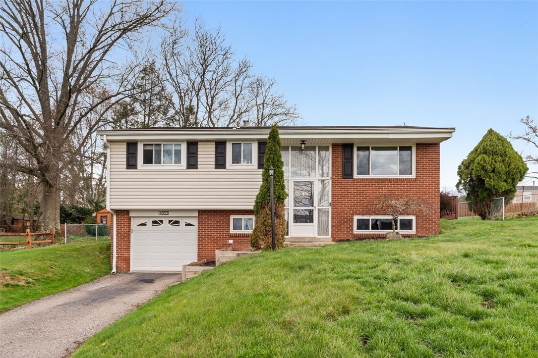 4052 Crestwood Dr