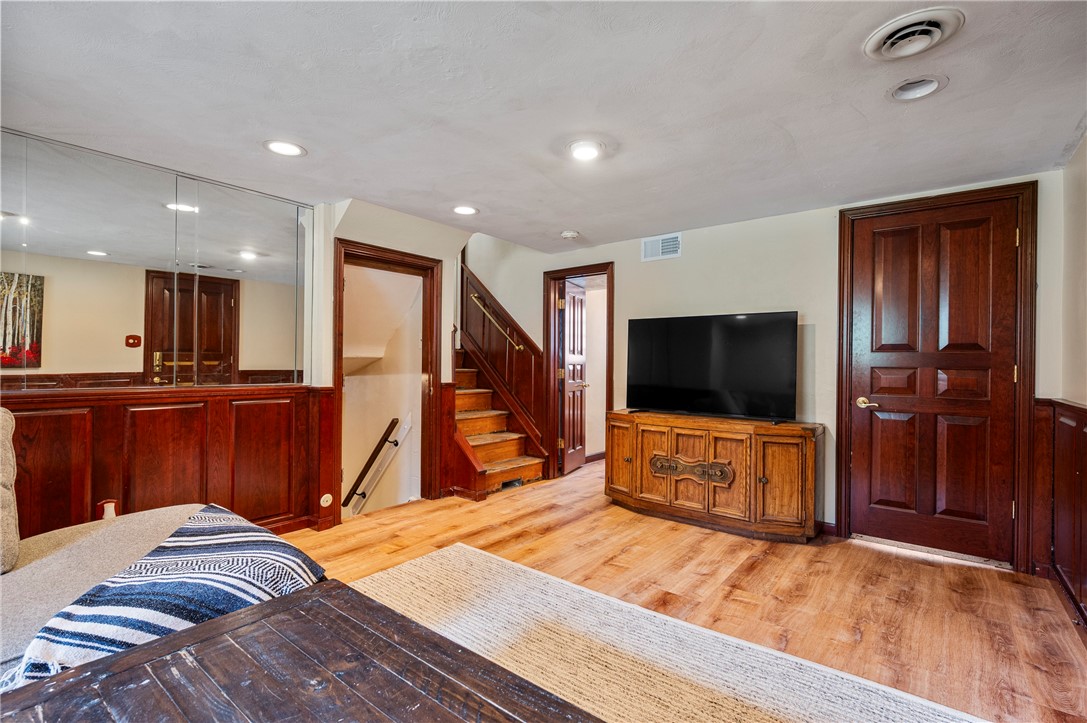 2 Hartle Lane