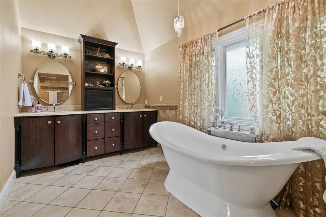 2195 Chardonnay Cir