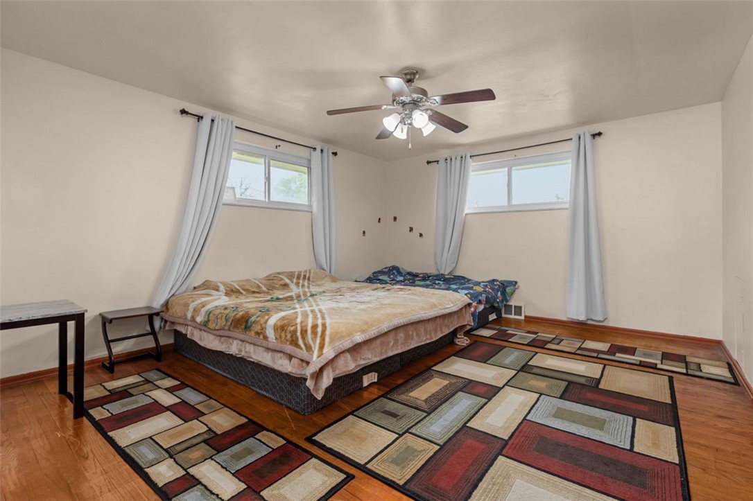 1105 Greentree Rd