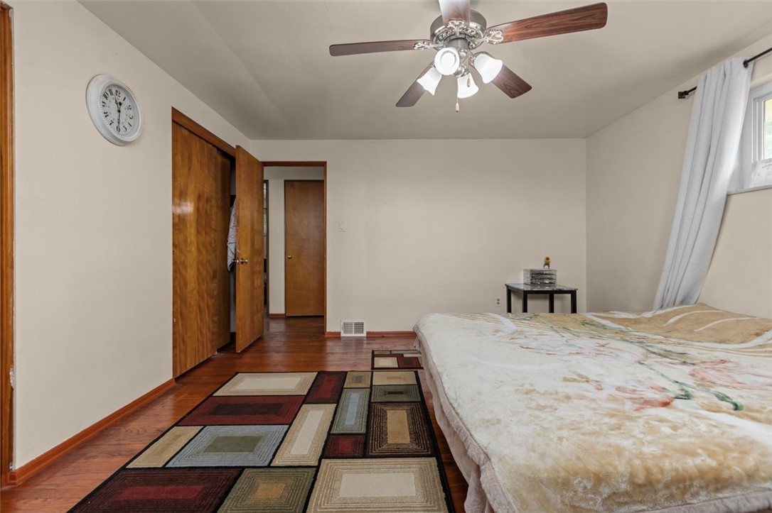 1105 Greentree Rd