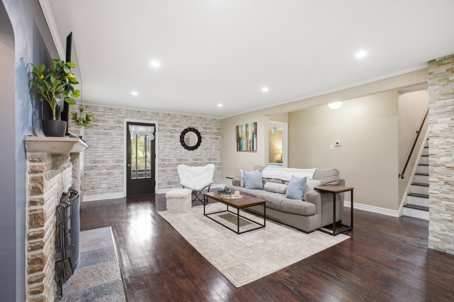 2516 Orlando PLACE