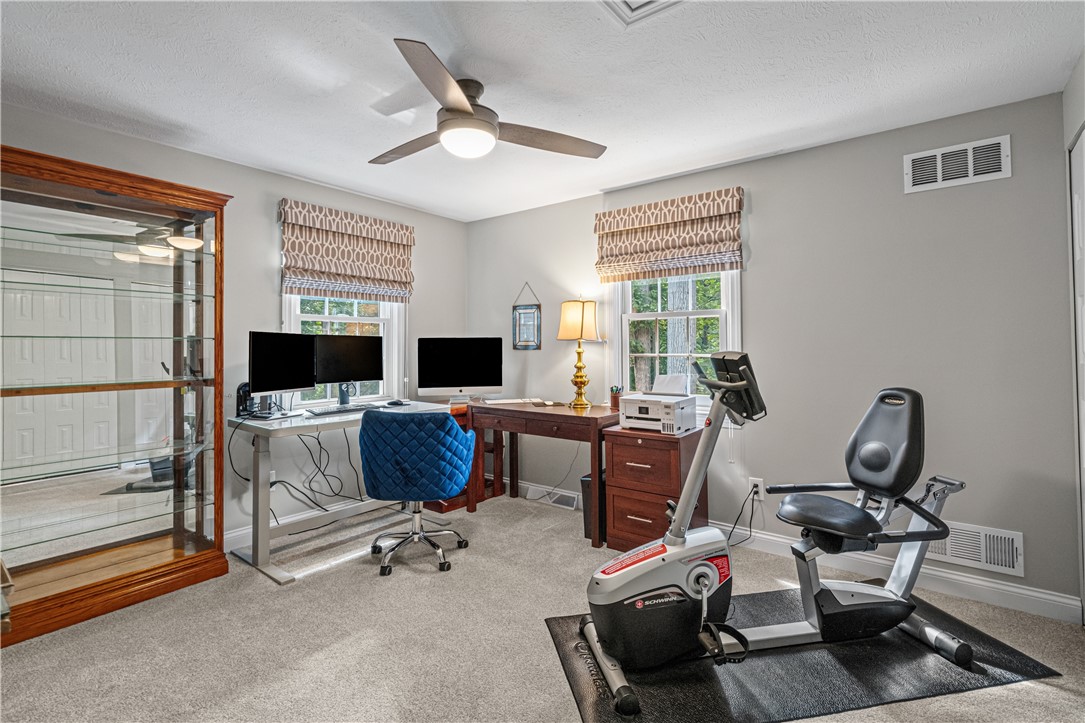 109 Lyndon Ln