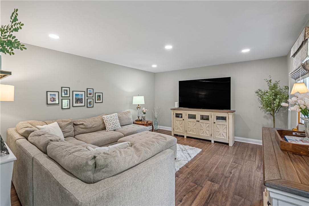 109 Lyndon Ln