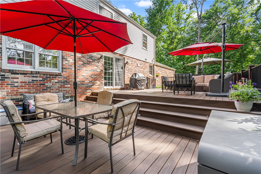 109 Lyndon Ln