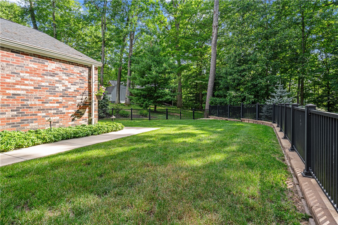 109 Lyndon Ln