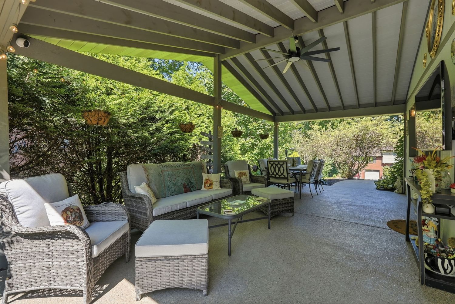 2354 Saddle DRIVE