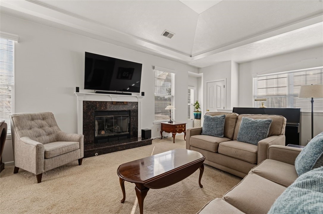 208 Adams Pointe Blvd 2