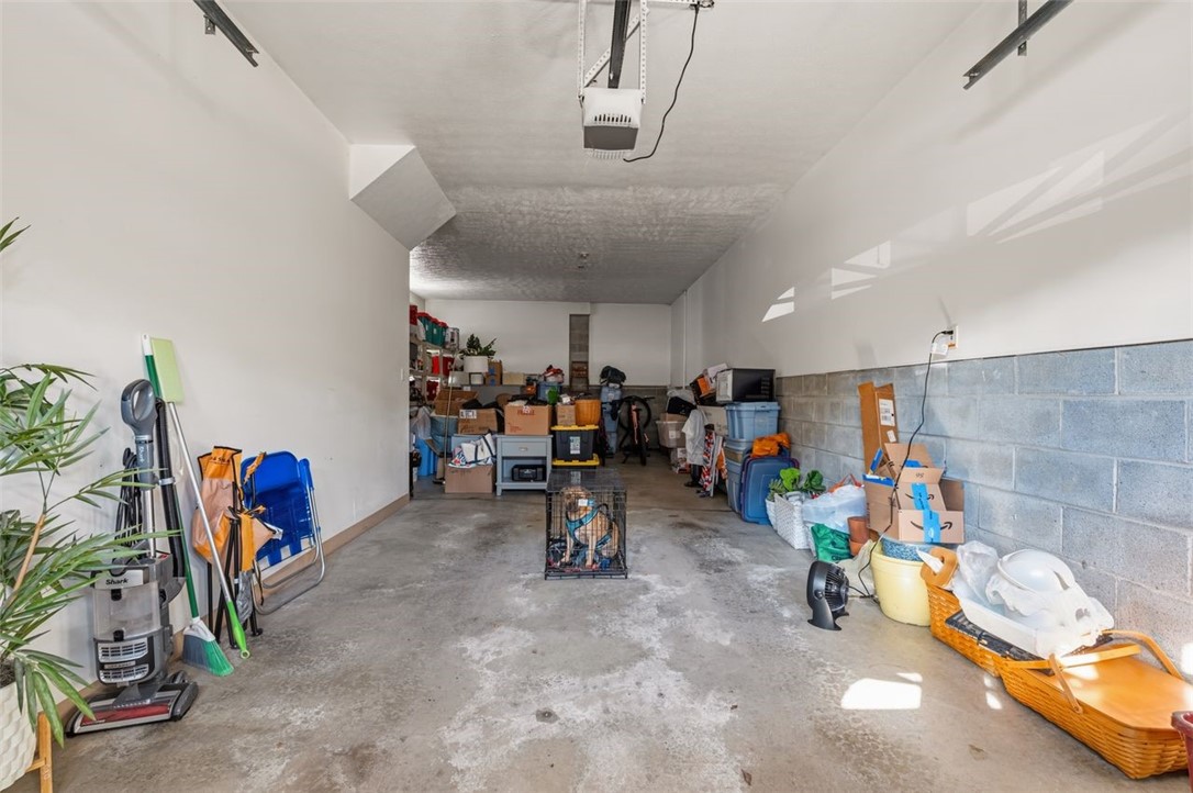 208 Adams Pointe Blvd 2