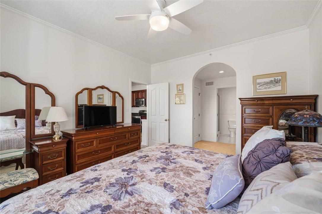 208 Adams Pointe Blvd 2