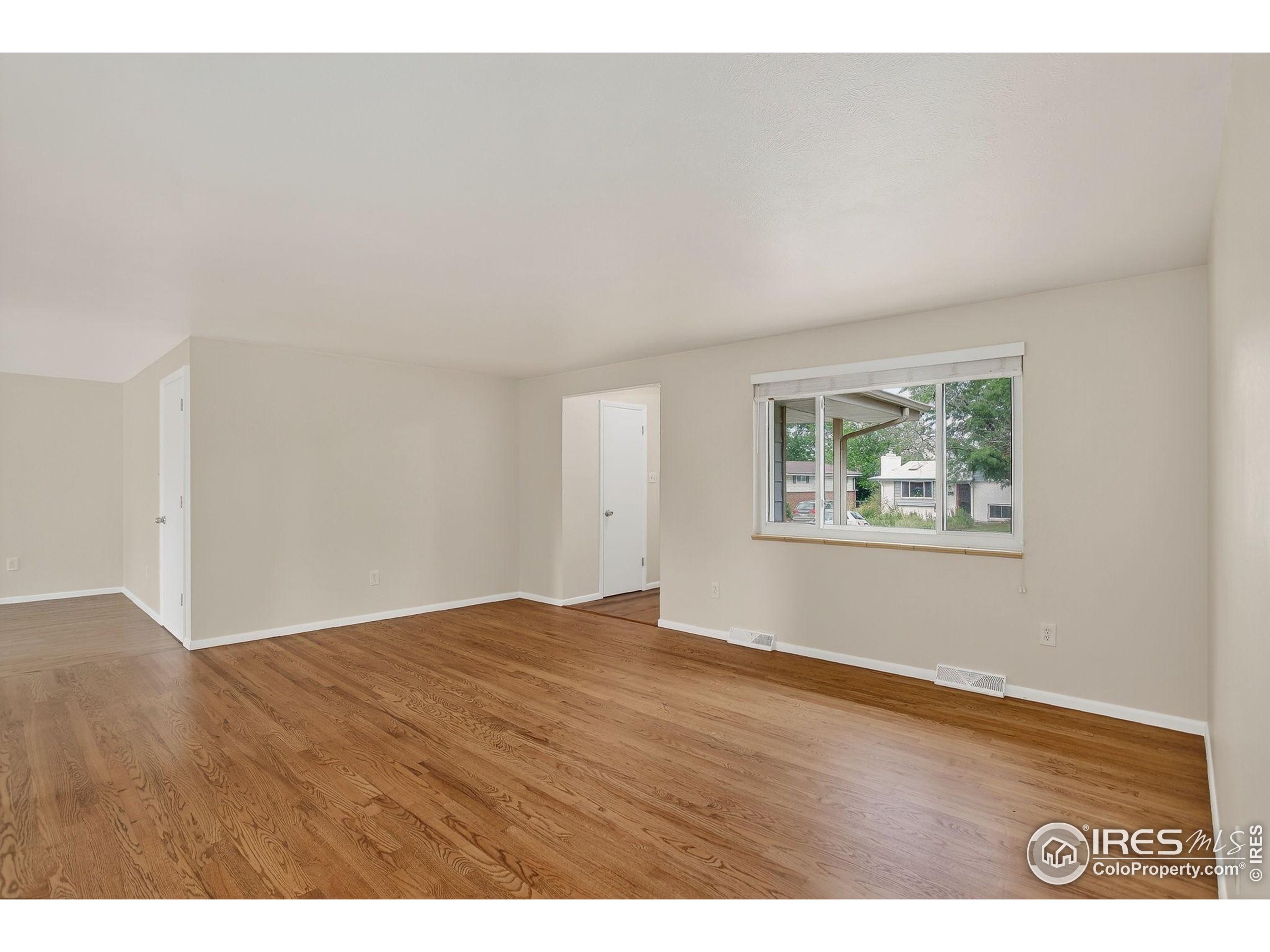 820 W 7th Ave Dr