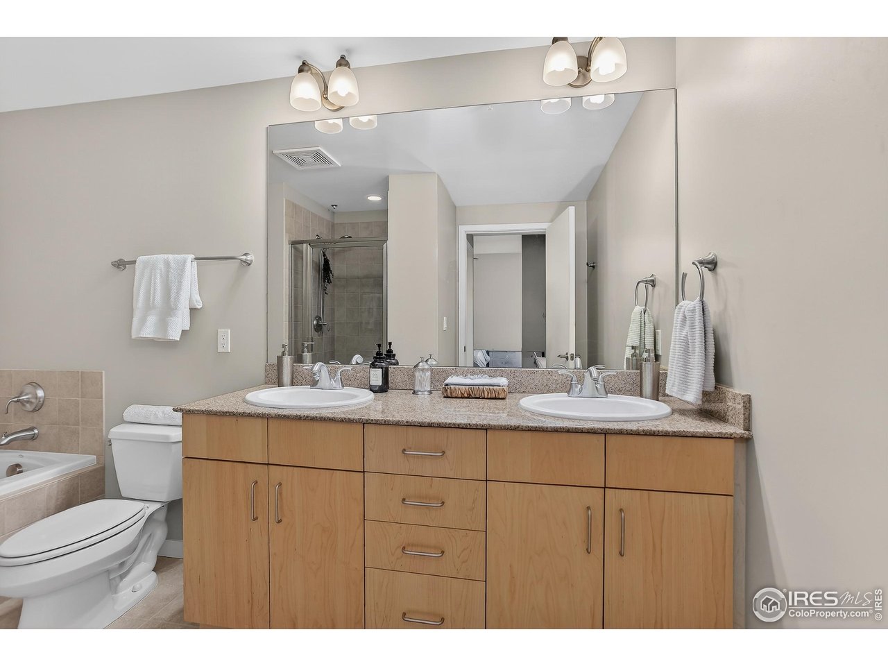 3601 Arapahoe Ave D-205