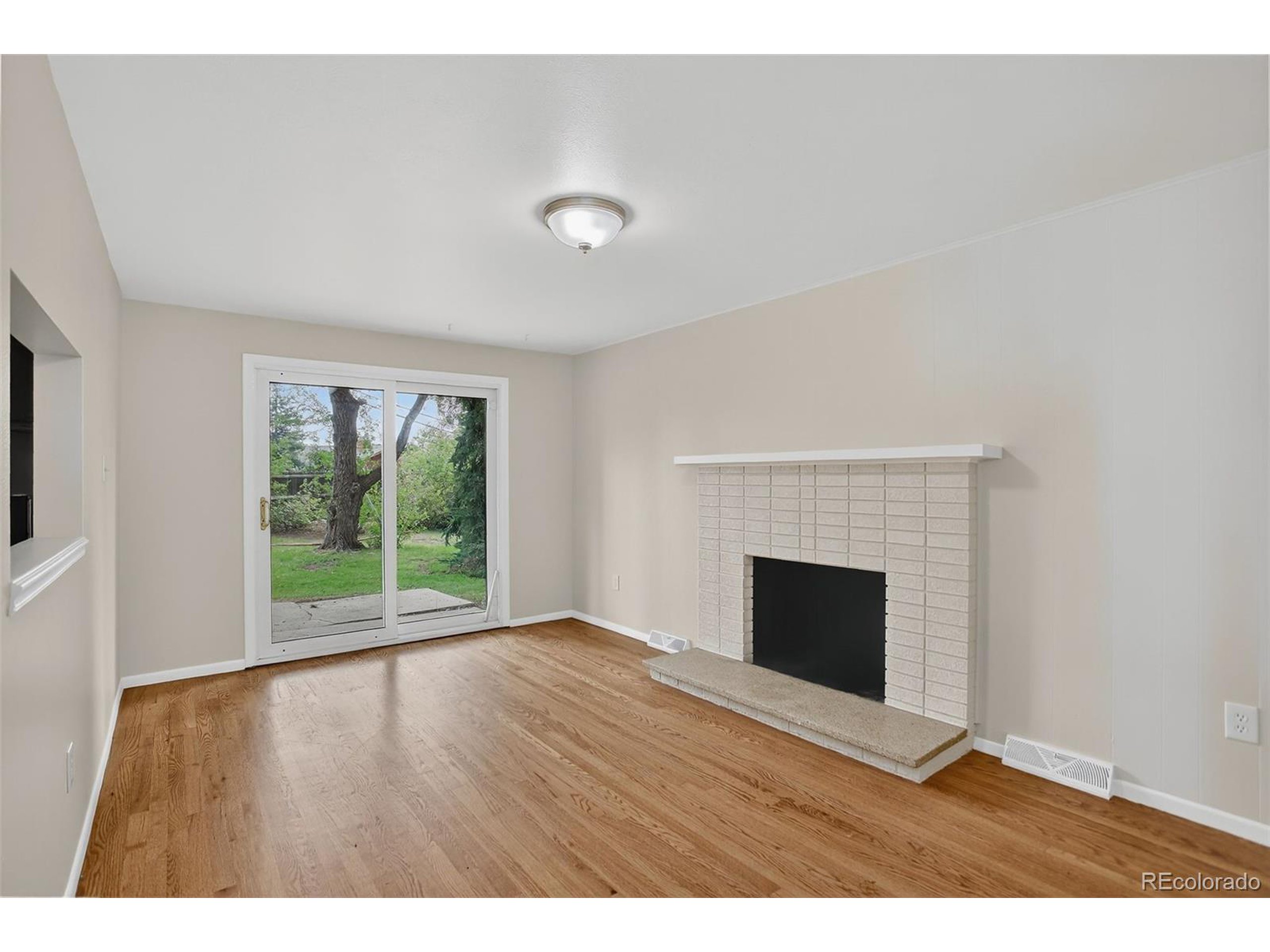 820 W 7th Avenue Dr