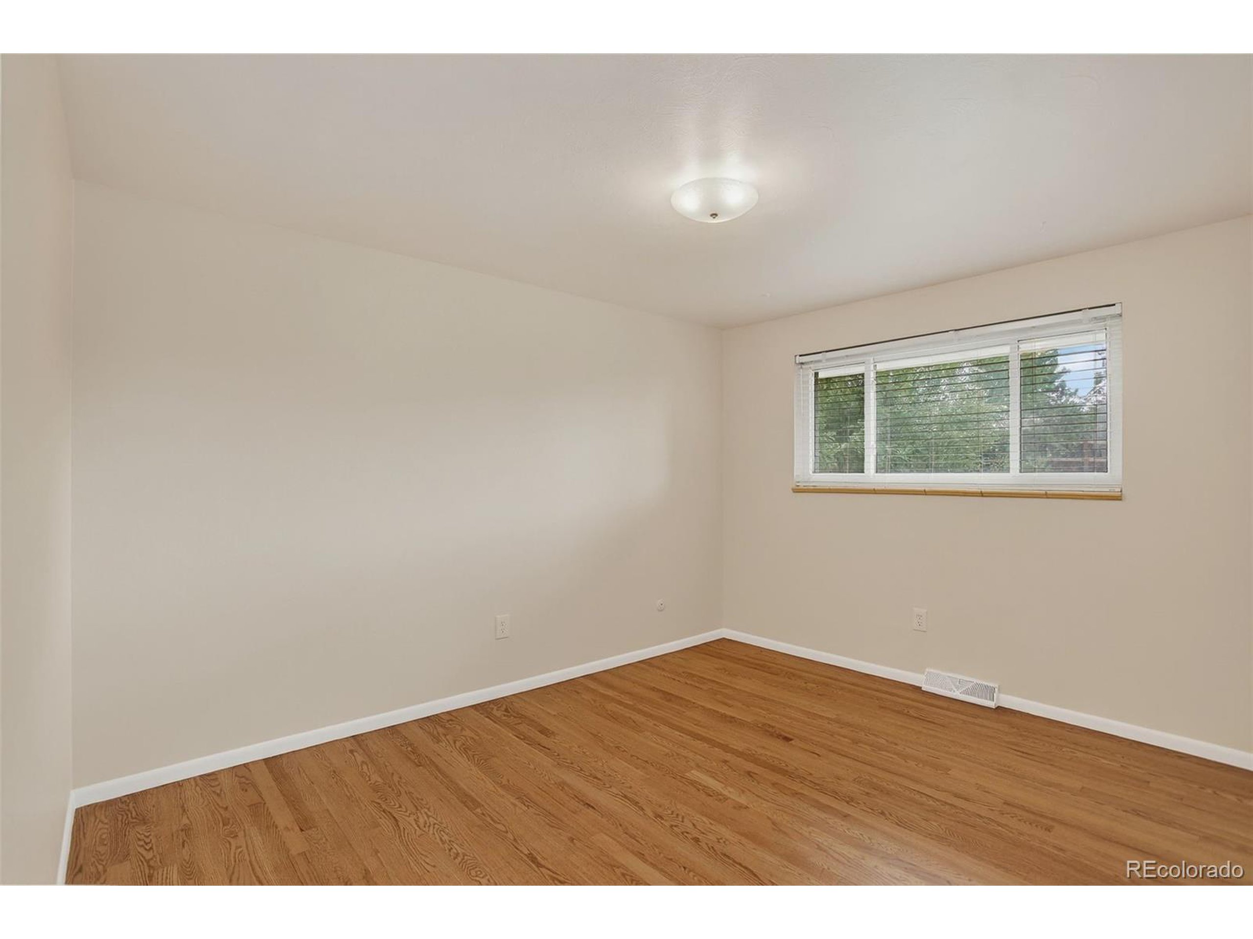 820 W 7th Avenue Dr