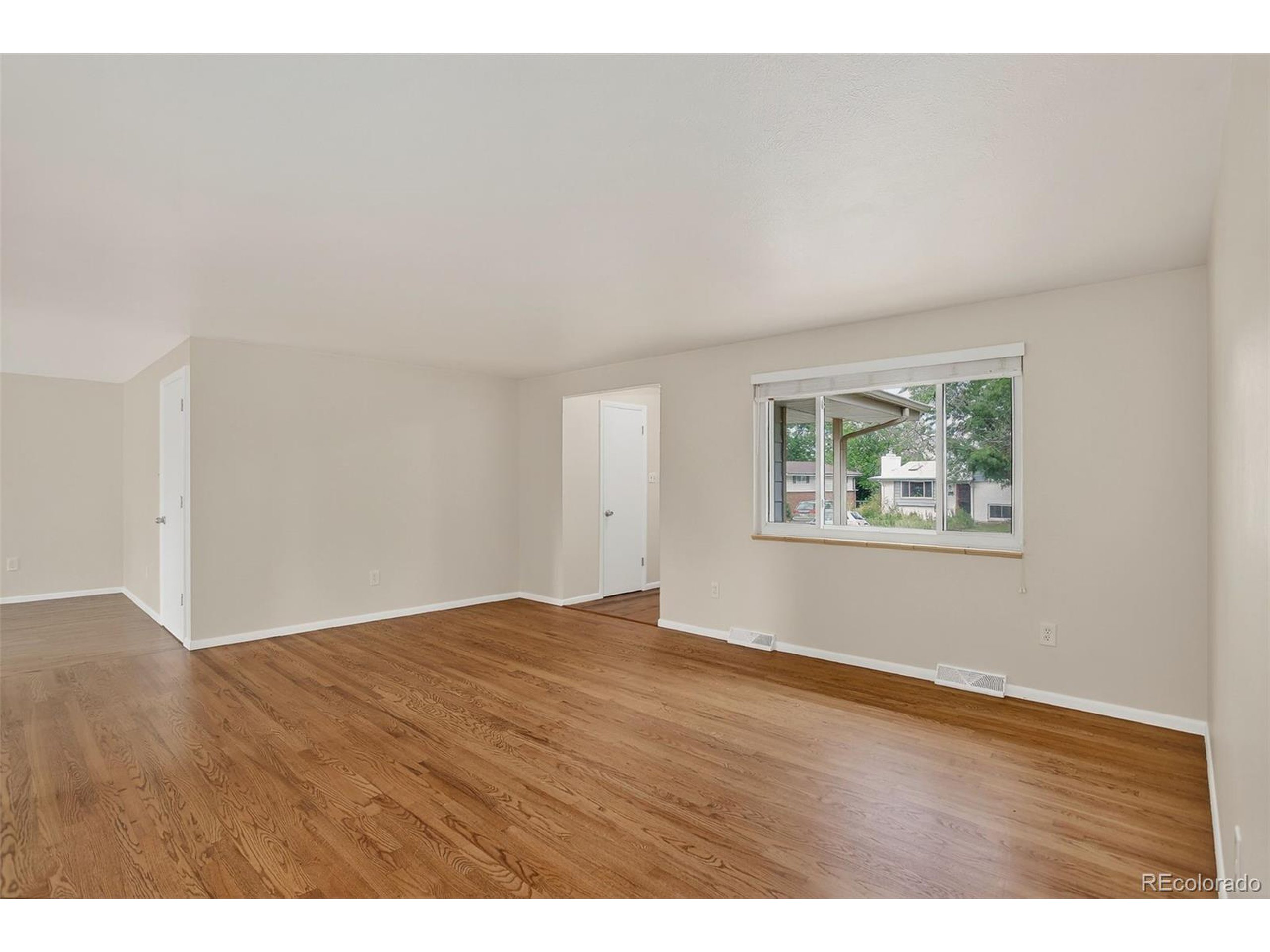 820 W 7th Avenue Dr