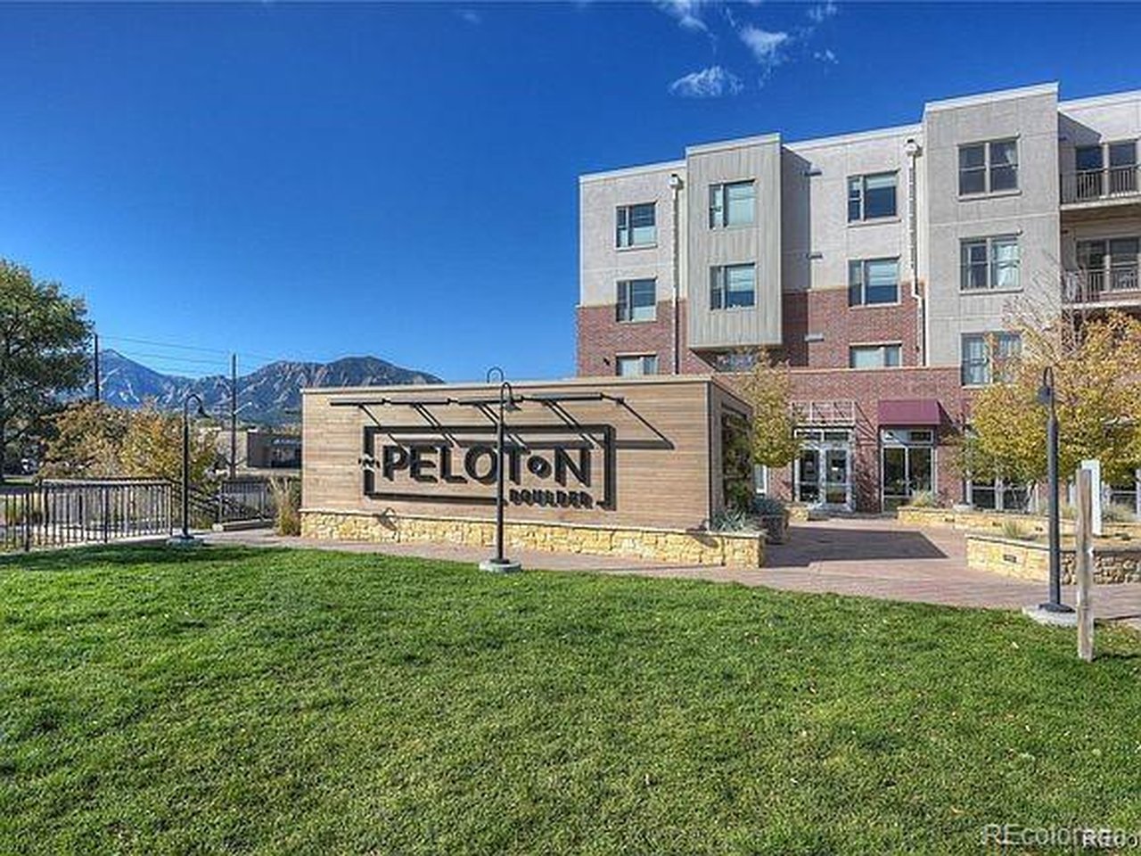 3601 Arapahoe Ave 205
