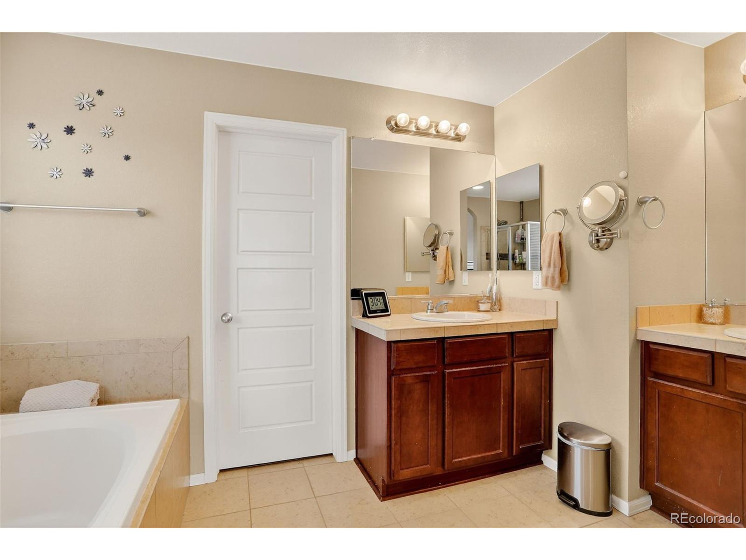 7832 E 123rd Pl