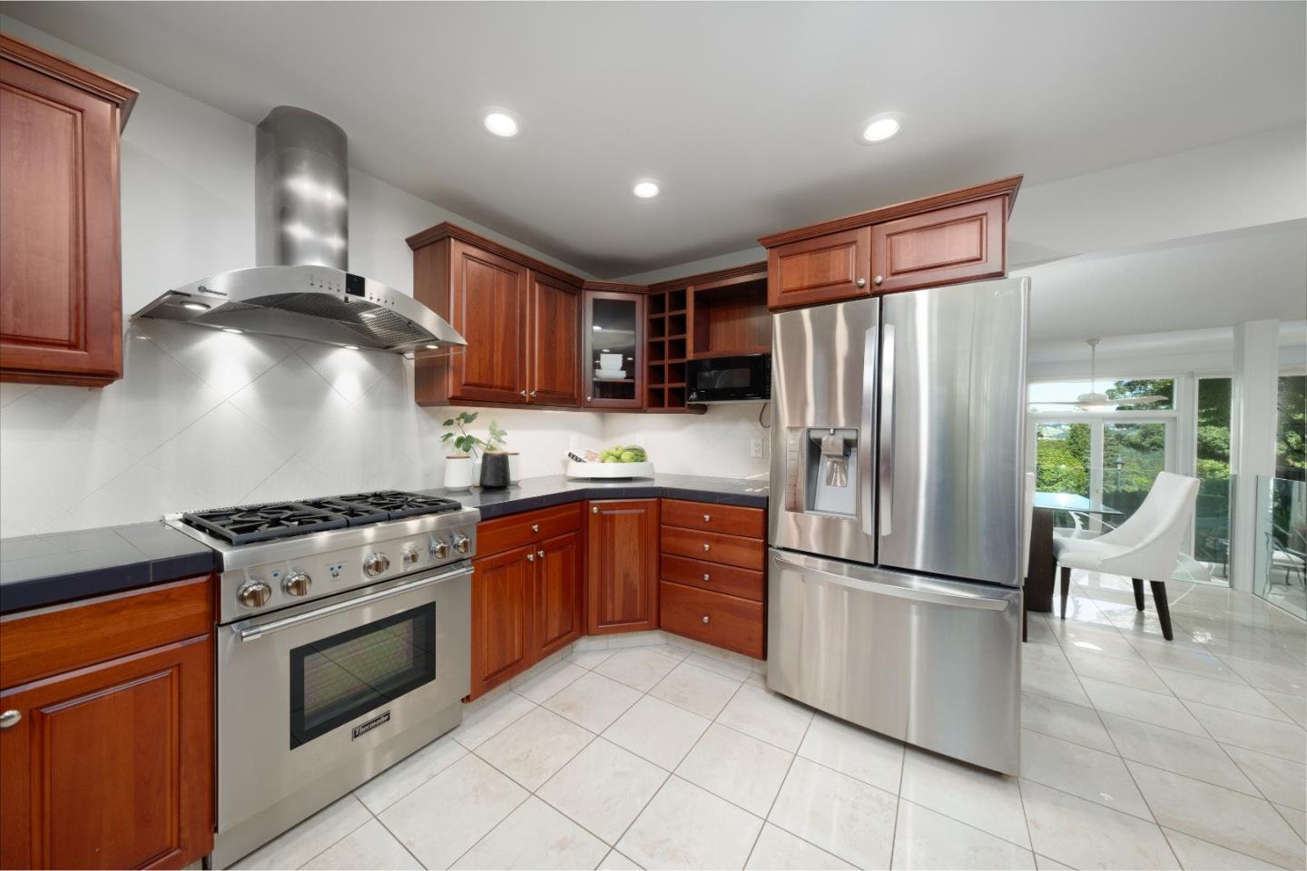 18400 Overlook RD 70