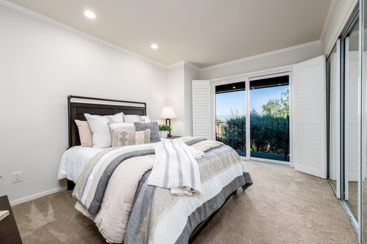 18400 Overlook RD 70