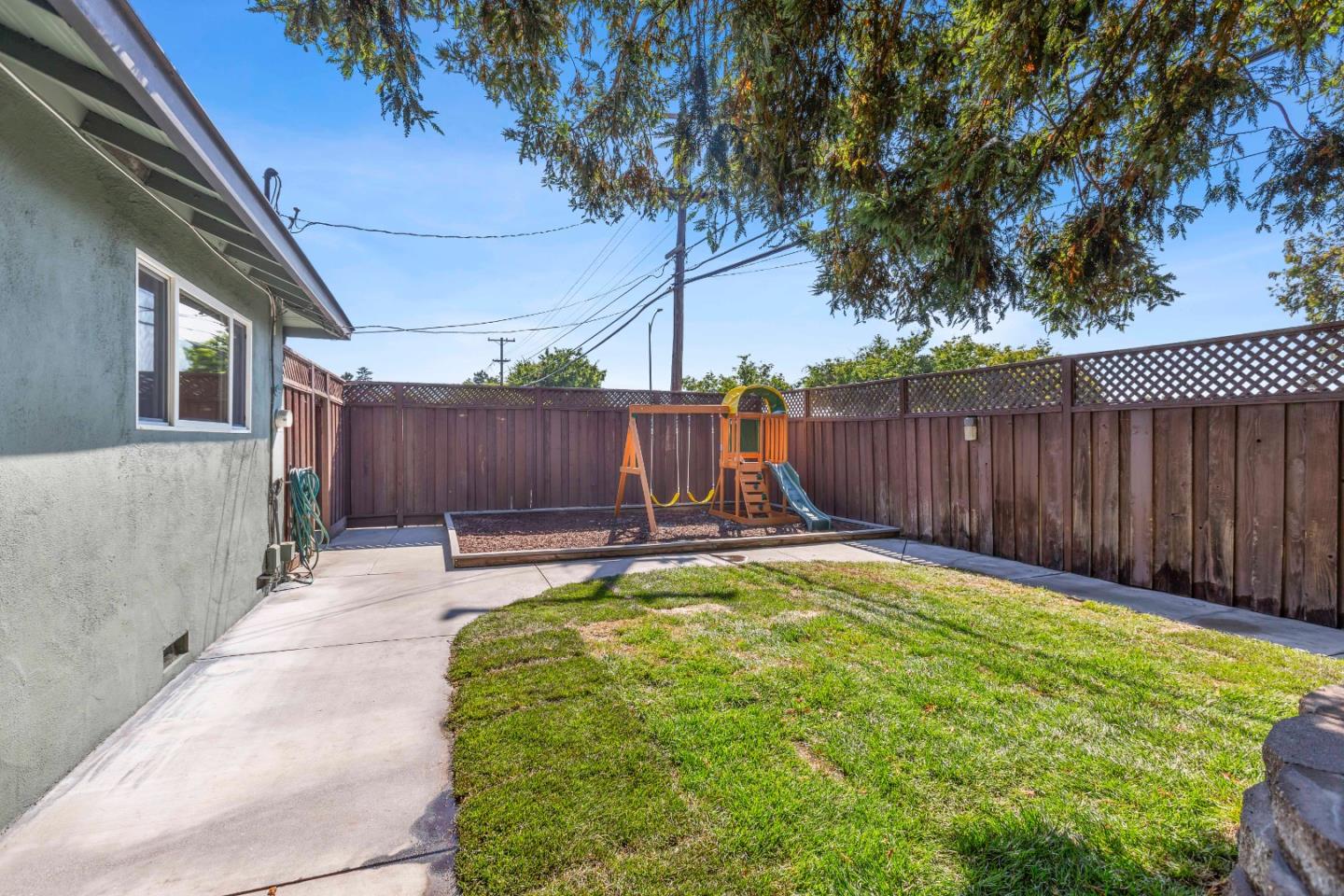1445 Dentwood DR