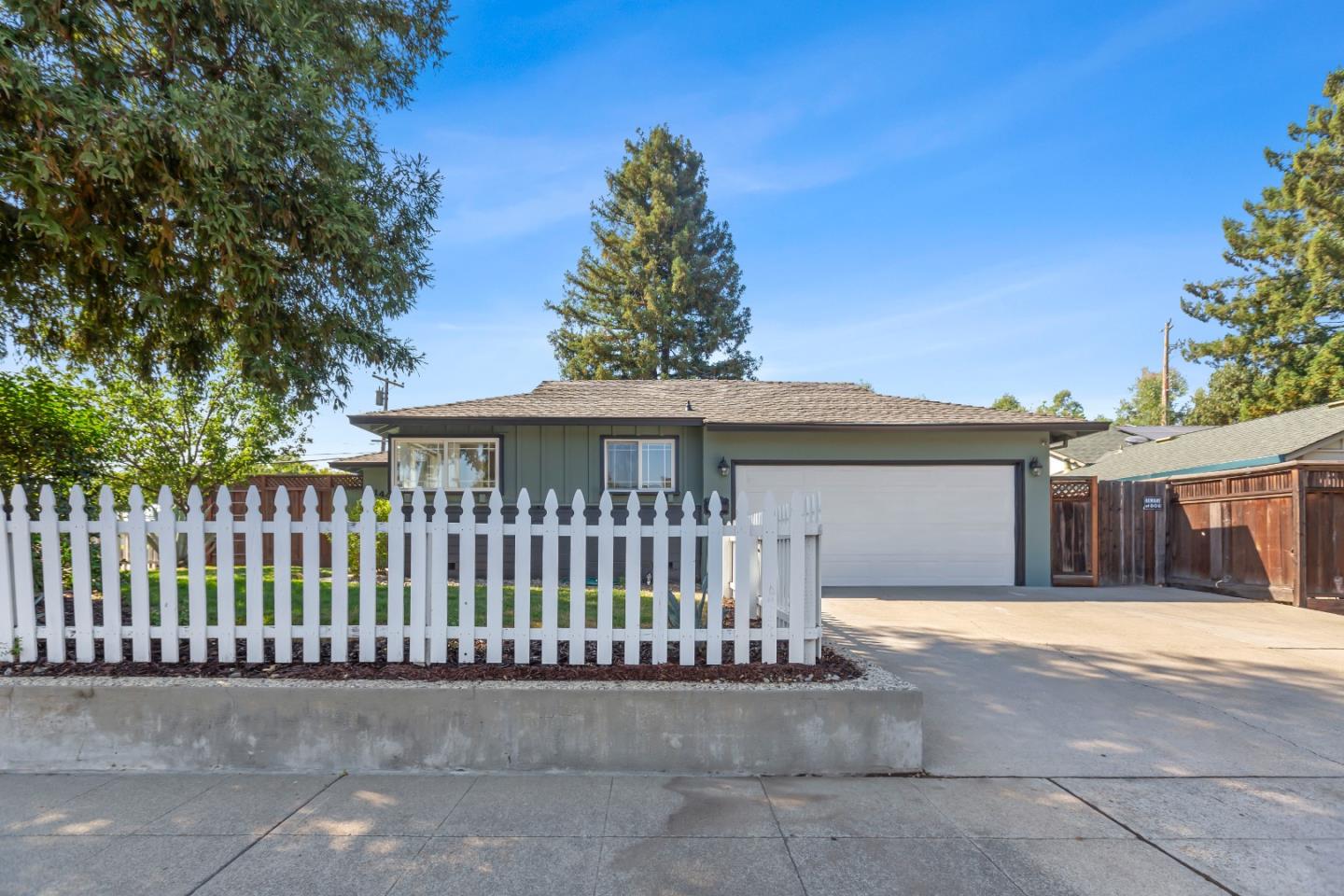 1445 Dentwood DR