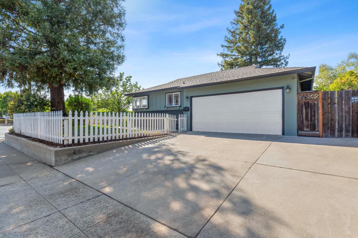 1445 Dentwood DR