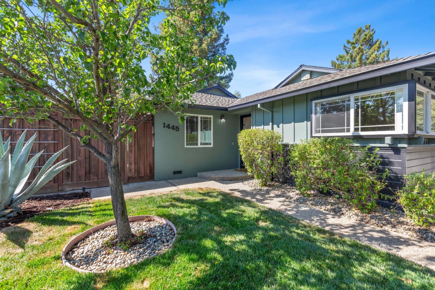1445 Dentwood DR