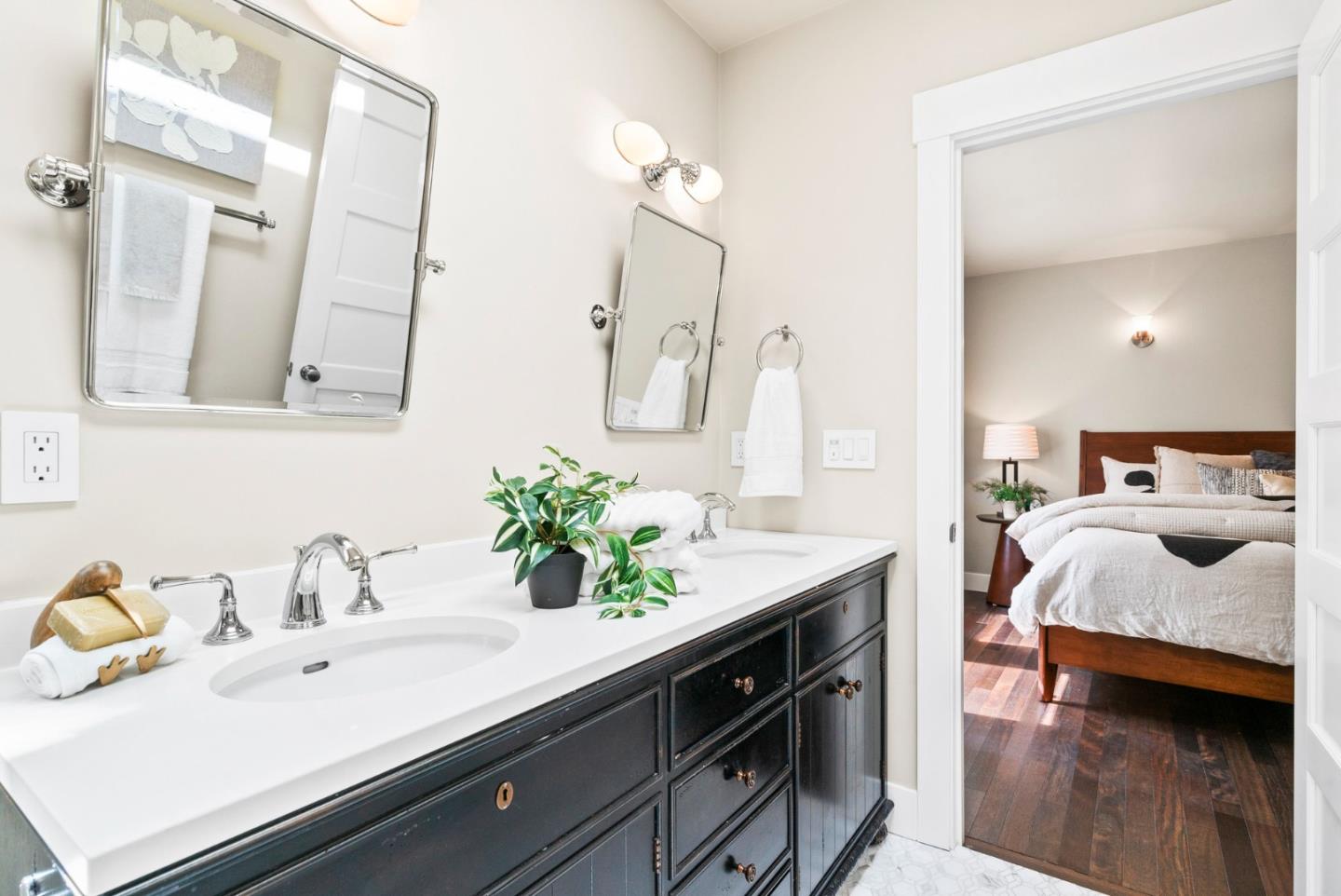 1494 McKendrie Street