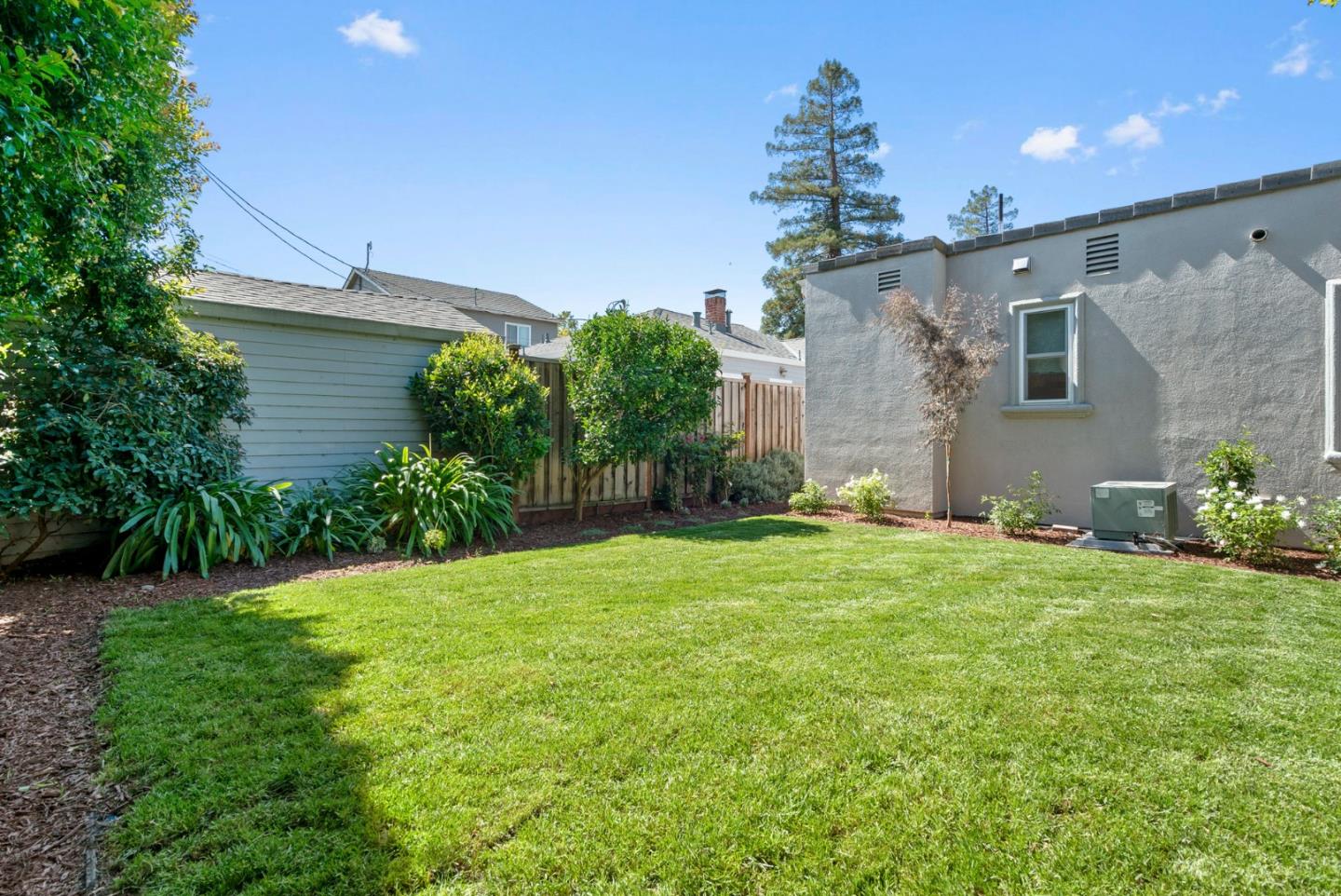 1494 McKendrie Street