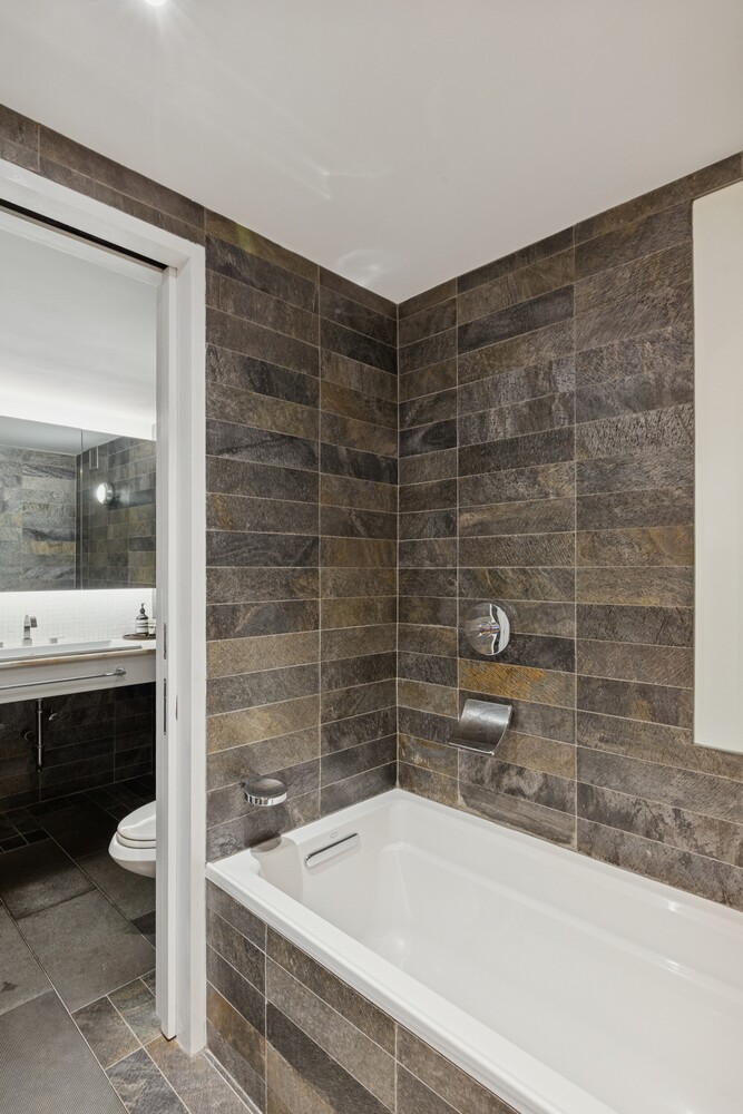 28 OLD FULTON Street THE