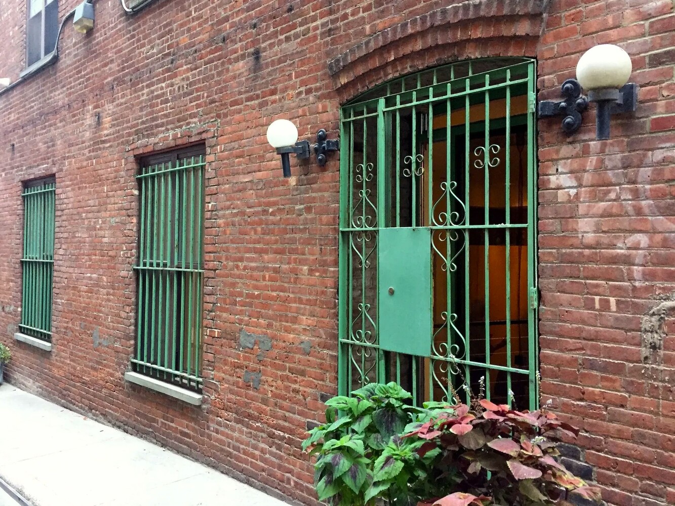 28 OLD FULTON Street THE